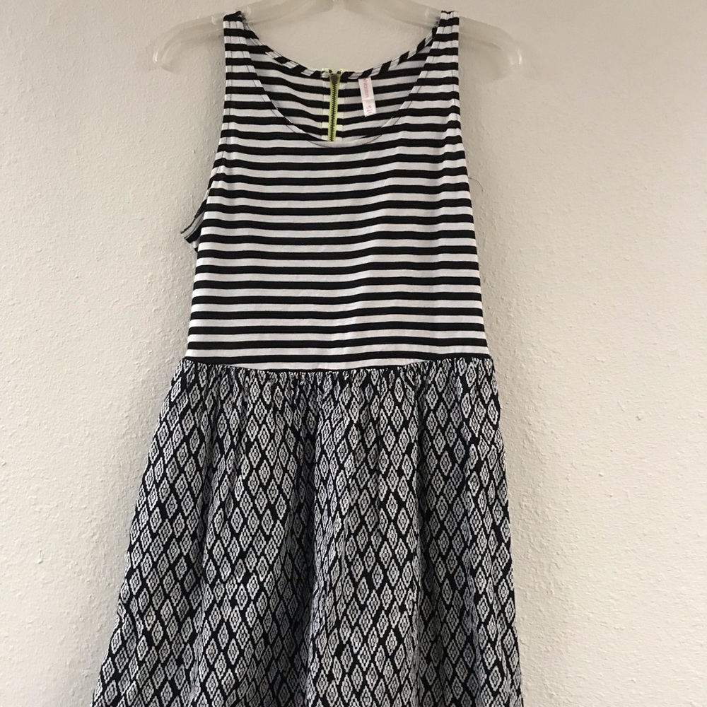 Xhilaration black and white Dress